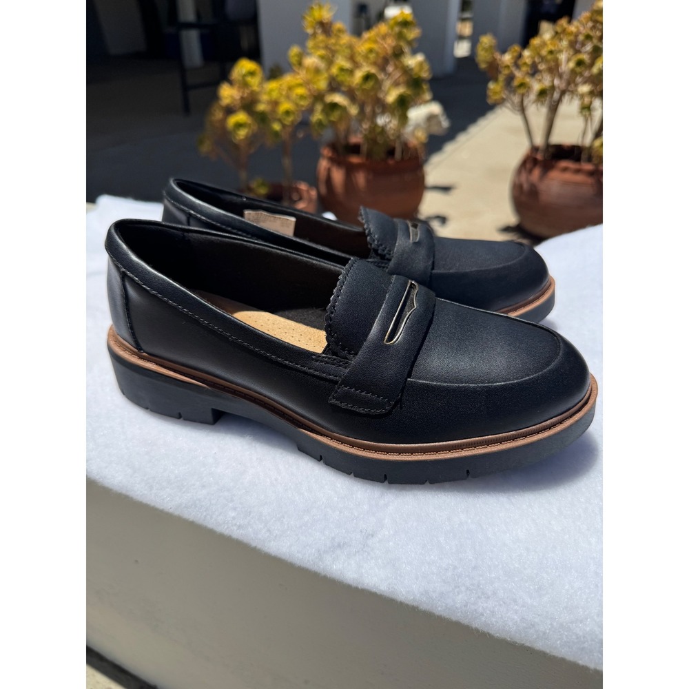 Clarks Westlynn Glow Black Leather Penny Loafers Lug Sole Shoes Womens 7 M - Picture 2 of 7